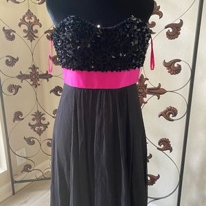 Betsy Johnson formal gown prom dress size 2